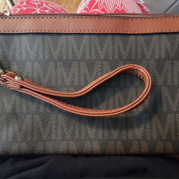 Purse and Wristlet - Picture 7 of 7